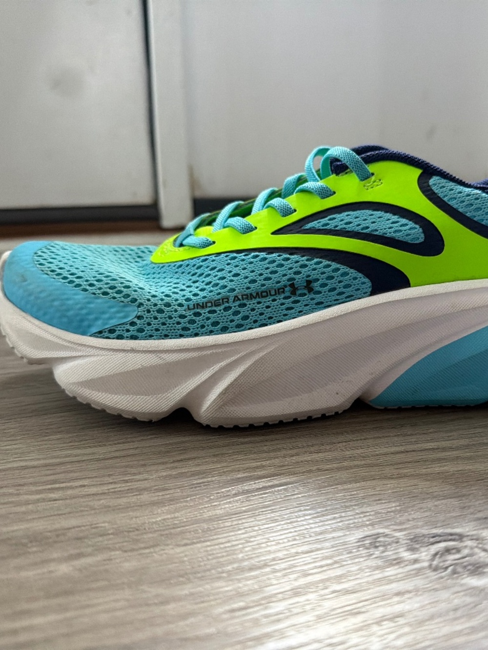 Under Armour Boys size 3 tennis shoes